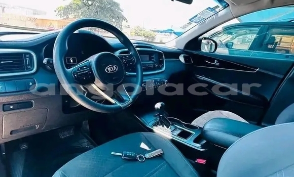 Comprar Usado Kia Sorento Preto Carro em Huambo em Huambo Comprar Usado Kia Sorento Preto Carro em Huambo em Huambo