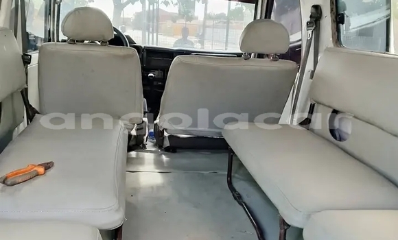 Comprar Usado Toyota Land Cruiser Branco Carro em Camacupa em Bie Comprar Usado Toyota Land Cruiser Branco Carro em Camacupa em Bie