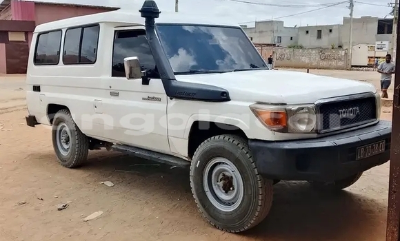 Comprar Usado Toyota Land Cruiser Branco Carro em Camacupa em Bie Comprar Usado Toyota Land Cruiser Branco Carro em Camacupa em Bie