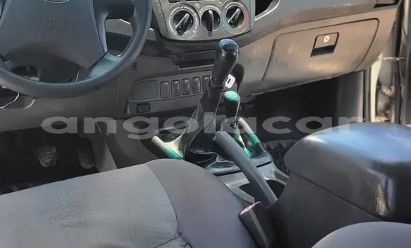 Comprar Usado Toyota Hilux Branco Carro em Chinjenje em Huambo Comprar Usado Toyota Hilux Branco Carro em Chinjenje em Huambo