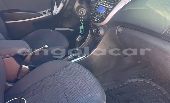 Comprar Usado Hyundai Accent Azul Carro em Camacupa em Bie Comprar Usado Hyundai Accent Azul Carro em Camacupa em Bie