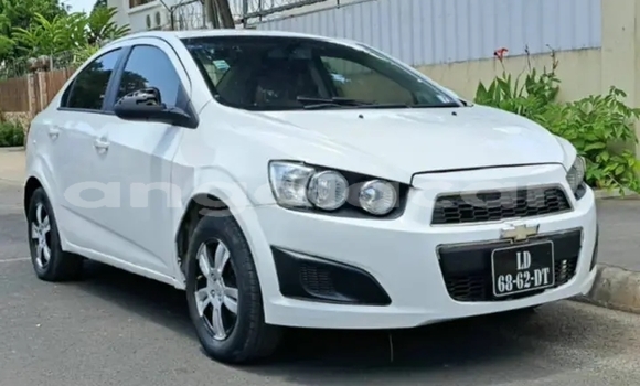 Comprar Usado Chevrolet Sonic Branco Carro em Camacupa em Bie Comprar Usado Chevrolet Sonic Branco Carro em Camacupa em Bie