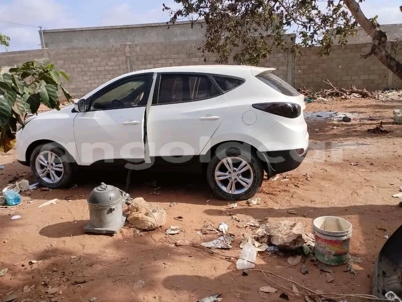 Big with watermark hyundai tucson huila caconda 39775