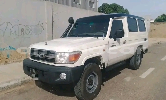 Comprar Usado Toyota Land Cruiser Branco Carro em Catabola em Bie Comprar Usado Toyota Land Cruiser Branco Carro em Catabola em Bie