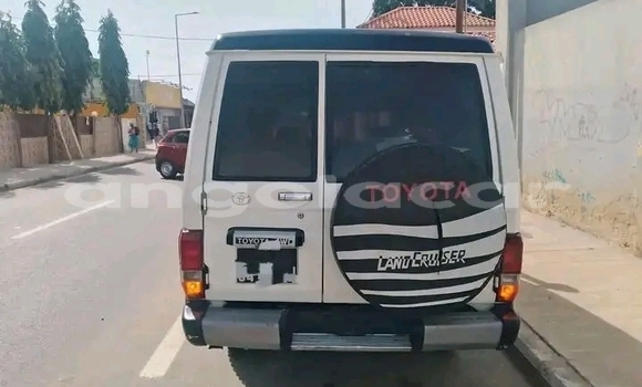 Comprar Usado Toyota Land Cruiser Branco Carro em Catabola em Bie Comprar Usado Toyota Land Cruiser Branco Carro em Catabola em Bie