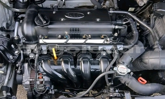 Comprar Usado Kia rio Branco Carro em Caconda em Huila Comprar Usado Kia rio Branco Carro em Caconda em Huila