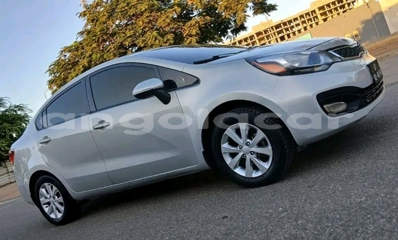 Comprar Usado Kia rio Branco Carro em Caconda em Huila Comprar Usado Kia rio Branco Carro em Caconda em Huila