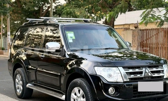 Comprar Usado Mitsubishi Pajero Preto Carro em Catabola em Bie Comprar Usado Mitsubishi Pajero Preto Carro em Catabola em Bie