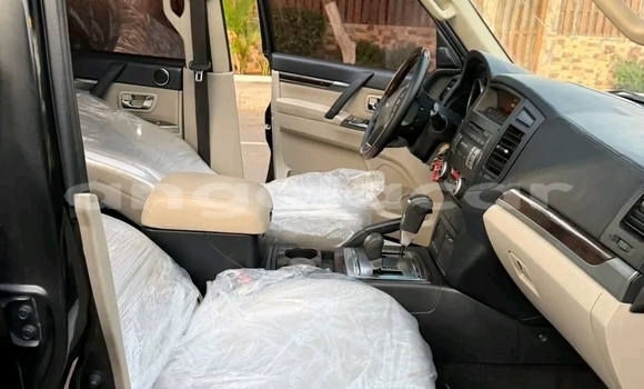 Comprar Usado Mitsubishi Pajero Preto Carro em Catabola em Bie Comprar Usado Mitsubishi Pajero Preto Carro em Catabola em Bie