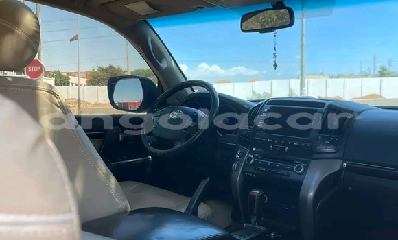 Comprar Usado Toyota Land Cruiser Branco Carro em Catumbela em Bie Comprar Usado Toyota Land Cruiser Branco Carro em Catumbela em Bie