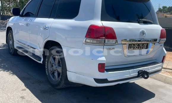 Comprar Usado Toyota Land Cruiser Branco Carro em Catumbela em Bie Comprar Usado Toyota Land Cruiser Branco Carro em Catumbela em Bie