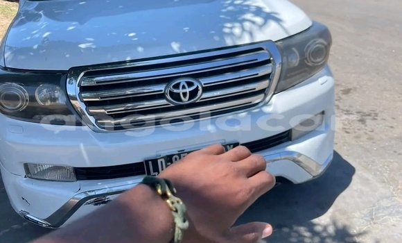 Comprar Usado Toyota Land Cruiser Branco Carro em Catumbela em Bie Comprar Usado Toyota Land Cruiser Branco Carro em Catumbela em Bie