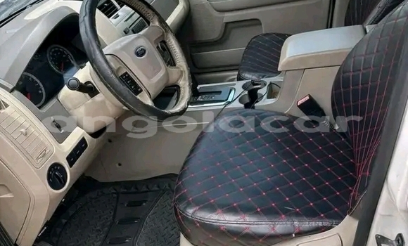 Comprar Usado Ford Escape Branco Carro em Cabinda em Cabinda Comprar Usado Ford Escape Branco Carro em Cabinda em Cabinda