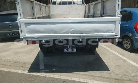 Comprar Usado Mitsubishi Chariot Branco Carro em Camabatela em Uige Comprar Usado Mitsubishi Chariot Branco Carro em Camabatela em Uige