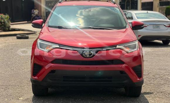 Comprar Usado Toyota RAV4 Vermelho Carro em Luanda em Luanda Province Comprar Usado Toyota RAV4 Vermelho Carro em Luanda em Luanda Province