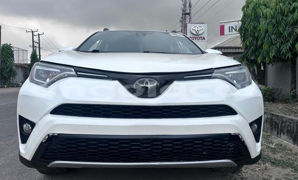 Comprar Usado Toyota RAV4 Branco Carro em Luanda em Luanda Province Comprar Usado Toyota RAV4 Branco Carro em Luanda em Luanda Province