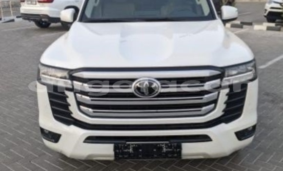 Comprar Usado Toyota Land Cruiser Branco Carro em Luanda em Luanda Province