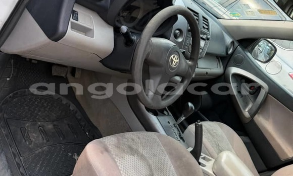 Buy Used Toyota RAV4 White Car in Luanda in Luanda Province Buy Used Toyota RAV4 White Car in Luanda in Luanda Province