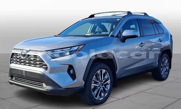 Comprar Usado Toyota RAV4 Prata Carro em Luanda em Luanda Province