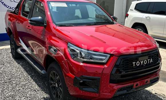 Comprar Usado Toyota Hilux Vermelho Carro em Luanda em Luanda Province