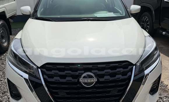 Comprar Usado Nissan Kix Branco Carro em Luanda em Luanda Province