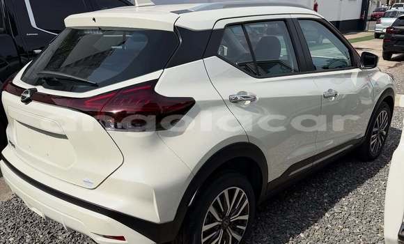 Buy Used Nissan Kix White Car in Luanda in Luanda Province Buy Used Nissan Kix White Car in Luanda in Luanda Province