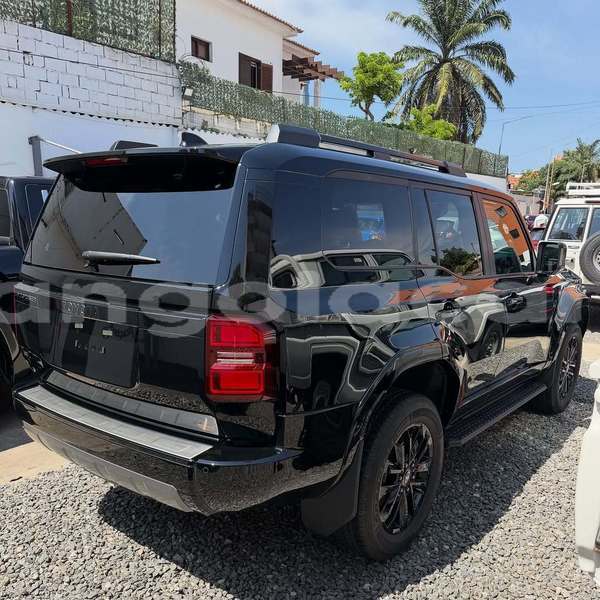 Big with watermark toyota land cruiser luanda province luanda 39885