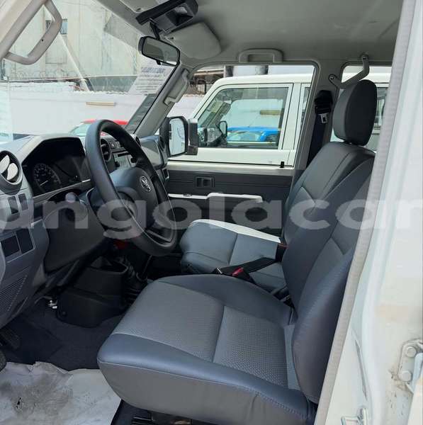 Big with watermark toyota land cruiser luanda province luanda 39886