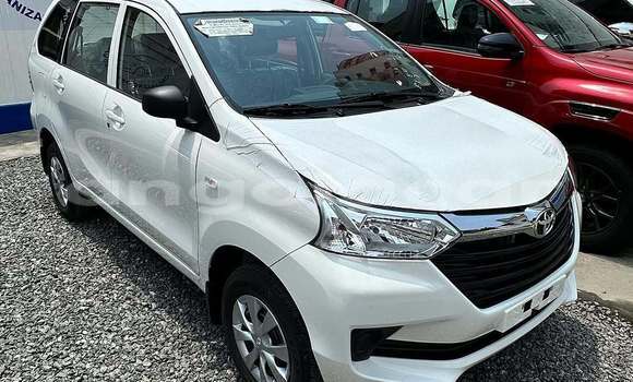 Buy Used Toyota Avanza White Car in Luanda in Luanda Province Buy Used Toyota Avanza White Car in Luanda in Luanda Province