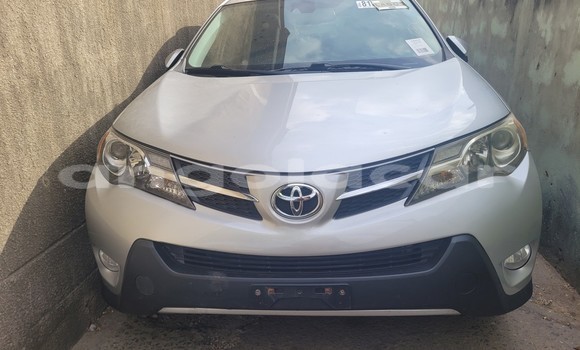 Comprar Usado Toyota RAV4 Outro Carro em Luanda em Luanda Province Comprar Usado Toyota RAV4 Outro Carro em Luanda em Luanda Province