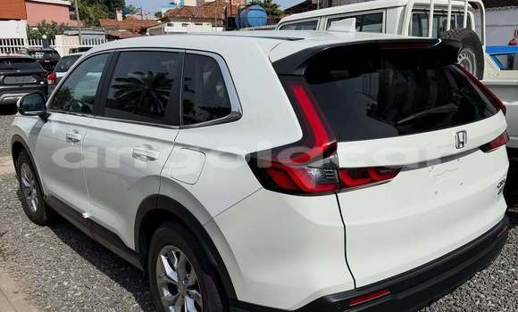 Buy Used Honda CR–V White Car in Luanda in Luanda Province Buy Used Honda CR–V White Car in Luanda in Luanda Province