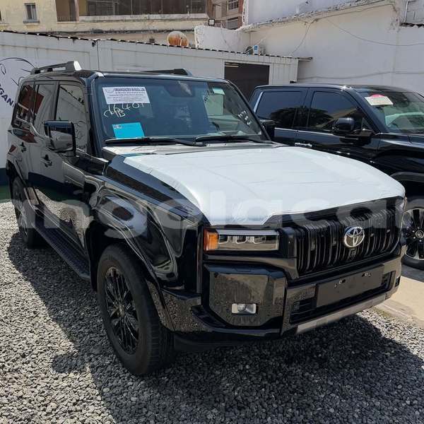 Big with watermark toyota land cruiser luanda province luanda 39928