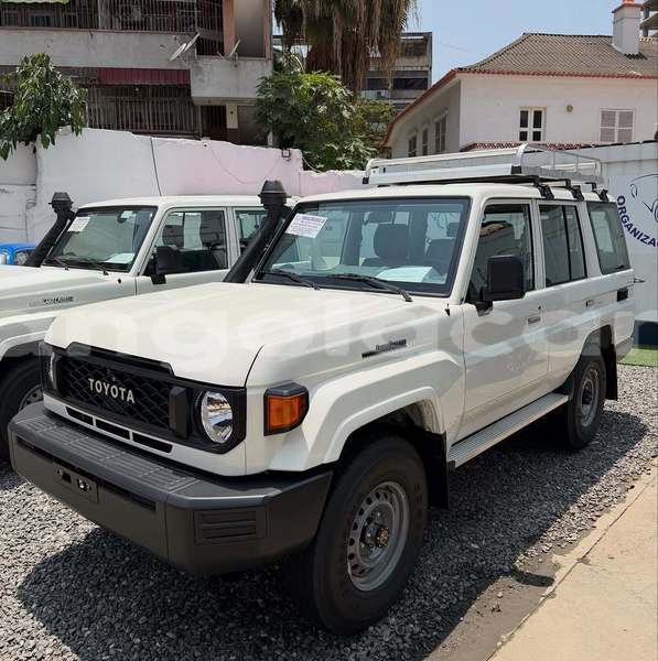 Big with watermark toyota land cruiser luanda province luanda 39929