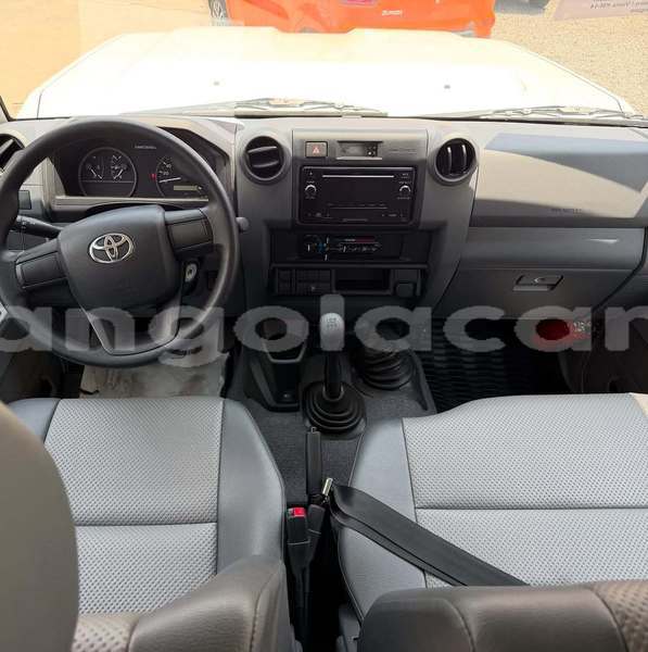 Big with watermark toyota land cruiser luanda province luanda 39929