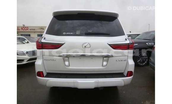 Comprar Importar Lexus LX Branco Carro em Import - Dubai em Bengo Province Comprar Importar Lexus LX Branco Carro em Import - Dubai em Bengo Province