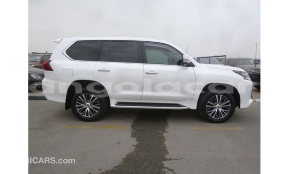 Comprar Importar Lexus LX Branco Carro em Import - Dubai em Bengo Province Comprar Importar Lexus LX Branco Carro em Import - Dubai em Bengo Province