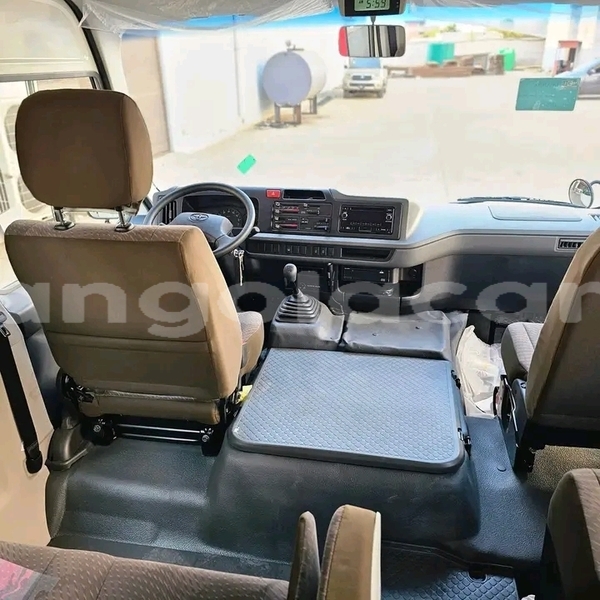 Big with watermark toyota coaster luanda province luanda 39958