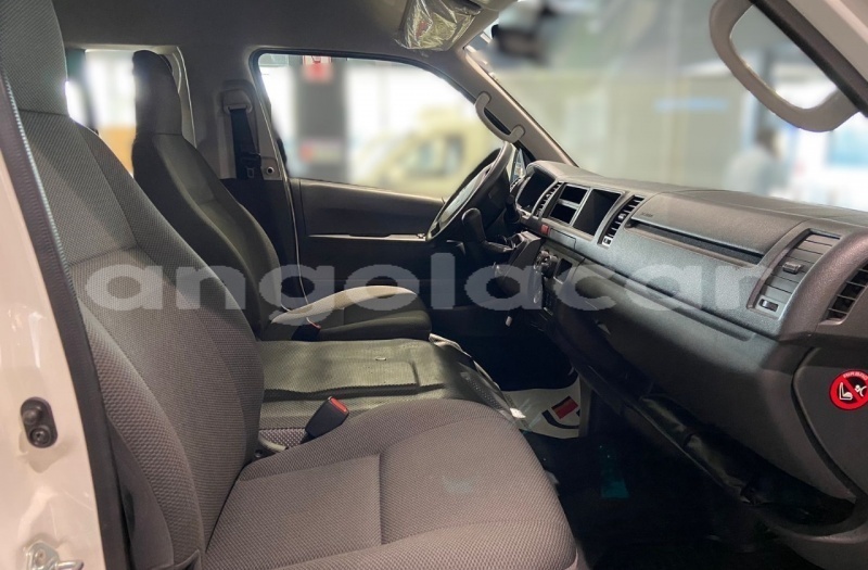 Big with watermark toyota hiace luanda province luanda 39960