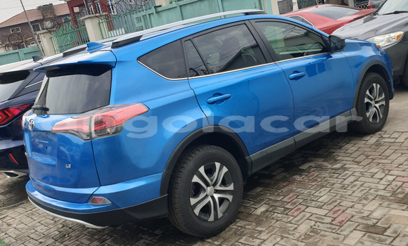 Comprar Usado Toyota RAV4 Azul Carro em Luanda em Luanda Province