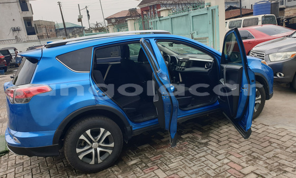 Comprar Usado Toyota RAV4 Azul Carro em Luanda em Luanda Province Comprar Usado Toyota RAV4 Azul Carro em Luanda em Luanda Province