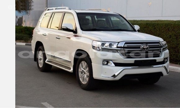 Comprar Usado Toyota Land Cruiser Branco Carro em Luanda em Luanda Province