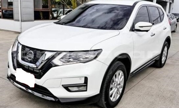 Comprar Usado Nissan X–Trail Branco Carro em Luanda em Luanda Province