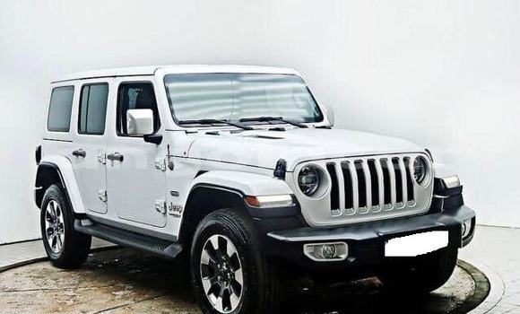 Comprar Usado Jeep Wrangler Branco Carro em Luanda em Luanda Province