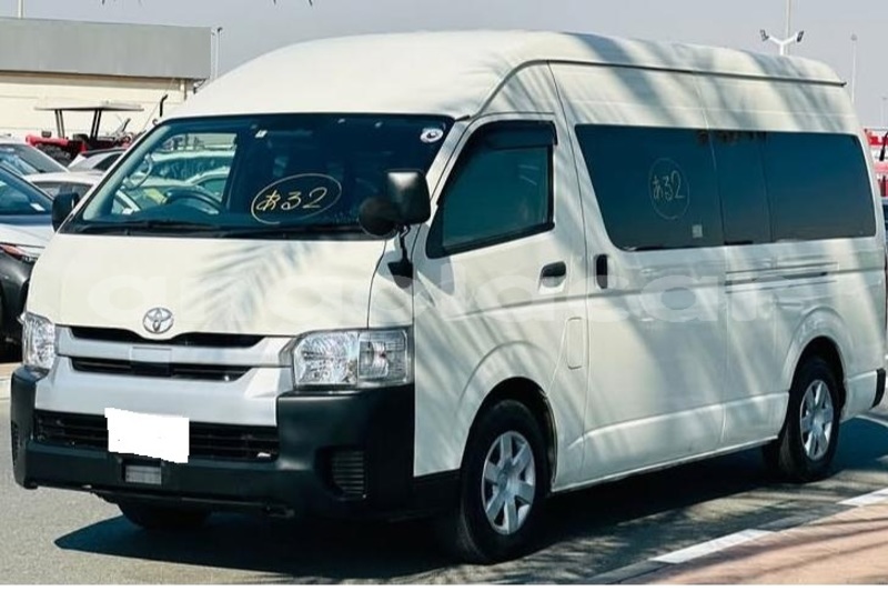 Big with watermark toyota hiace luanda province luanda 40005