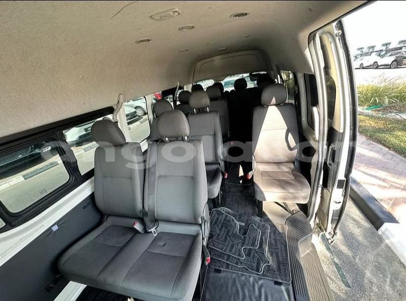 Big with watermark toyota hiace luanda province luanda 40005