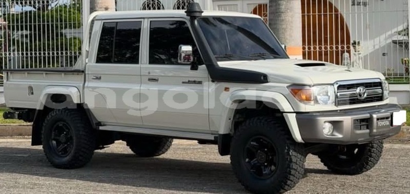 Big with watermark toyota land cruiser luanda province luanda 40007