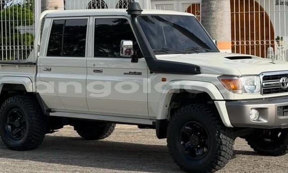 Comprar Usado Toyota Land Cruiser Branco Carro em Luanda em Luanda Province