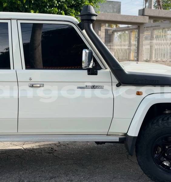 Big with watermark toyota land cruiser luanda province luanda 40007