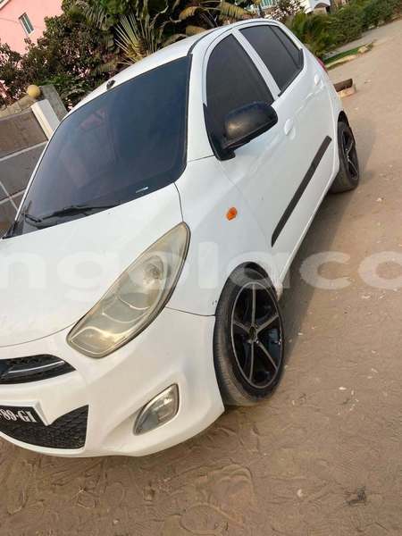 Big with watermark hyundai i10 bie camacupa 40022