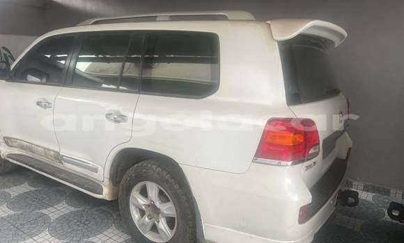Comprar Usado Toyota Land Cruiser Branco Carro em Luanda em Luanda Province Comprar Usado Toyota Land Cruiser Branco Carro em Luanda em Luanda Province
